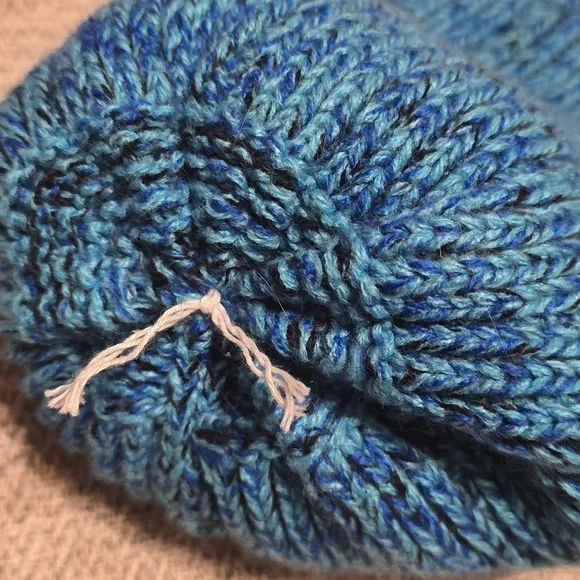 Obermeyer Albany Pom Beanie - Picture 7 of 8